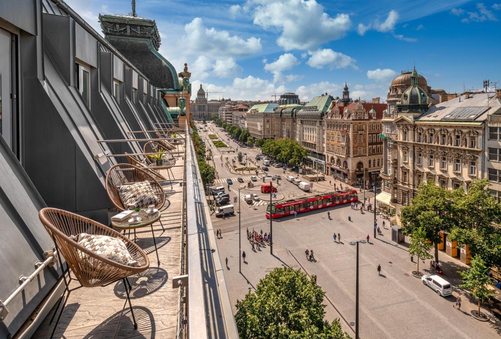 Vn17 Rooftop Suites By Adrez Prague Ngoại thất bức ảnh
